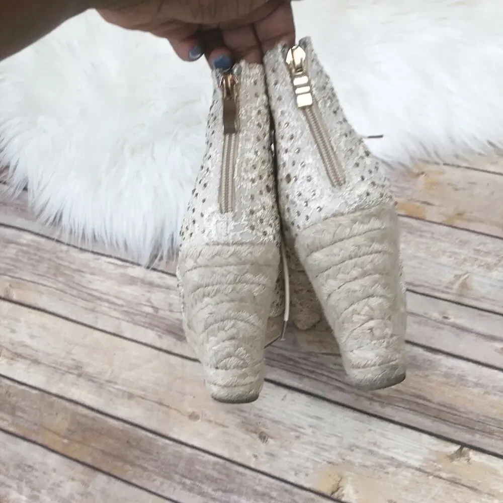 Catherine Malandrino Women's Cream‎ Espadrilles Bemecall Wedge Shoe Size 8